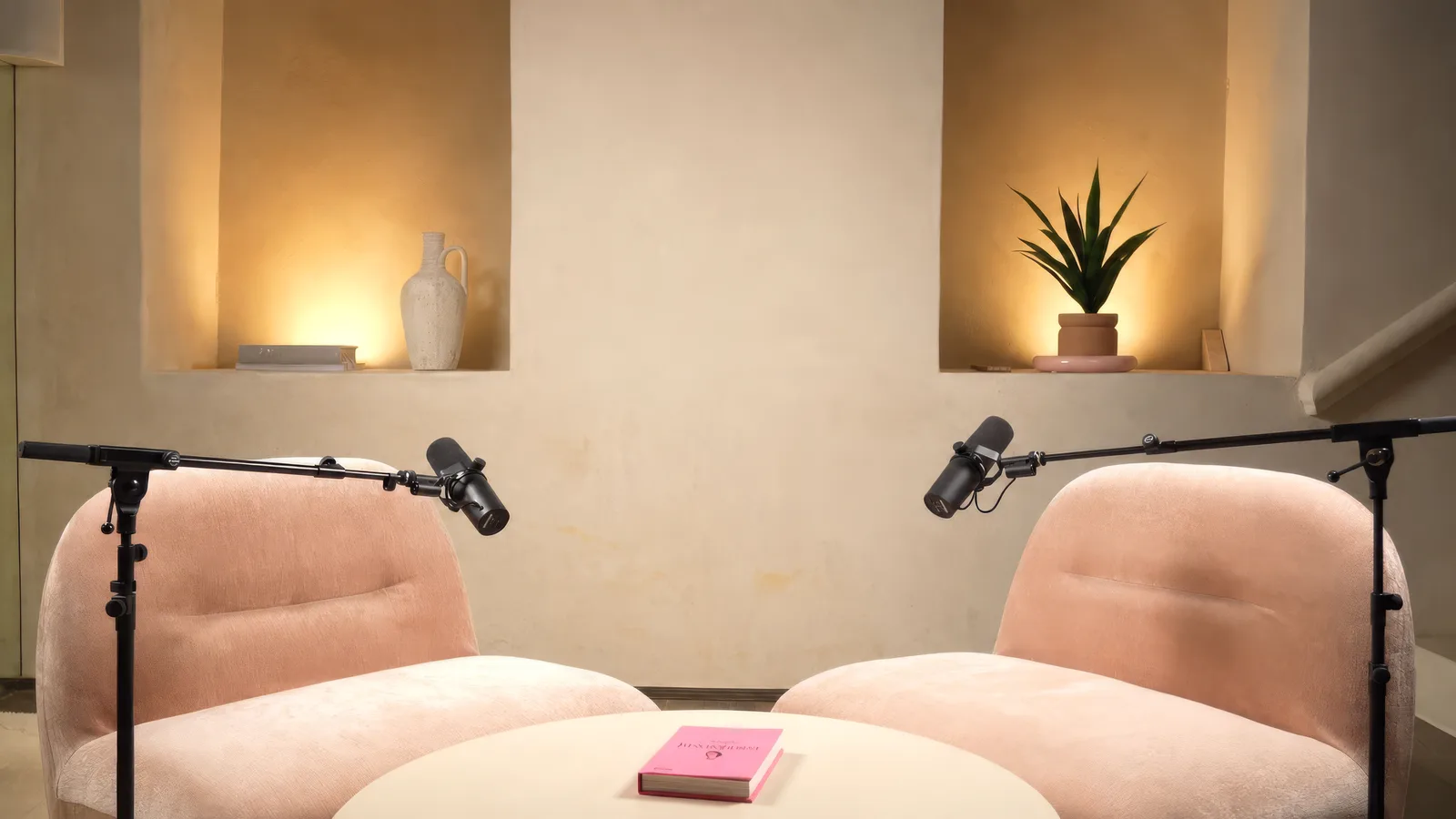 Studio Wien — The Soft Room: weiches, wohnliches Set in warmen Tönen